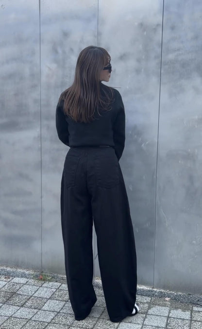 スタッズ付きワイドカーブデニム