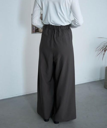 タックワイドパンツ