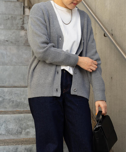 Vネックカーディガン