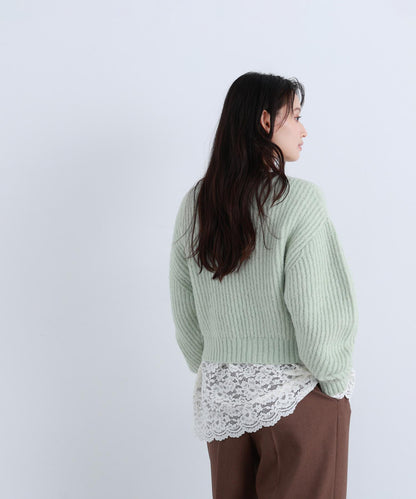 クロップドアゼフォルムニット