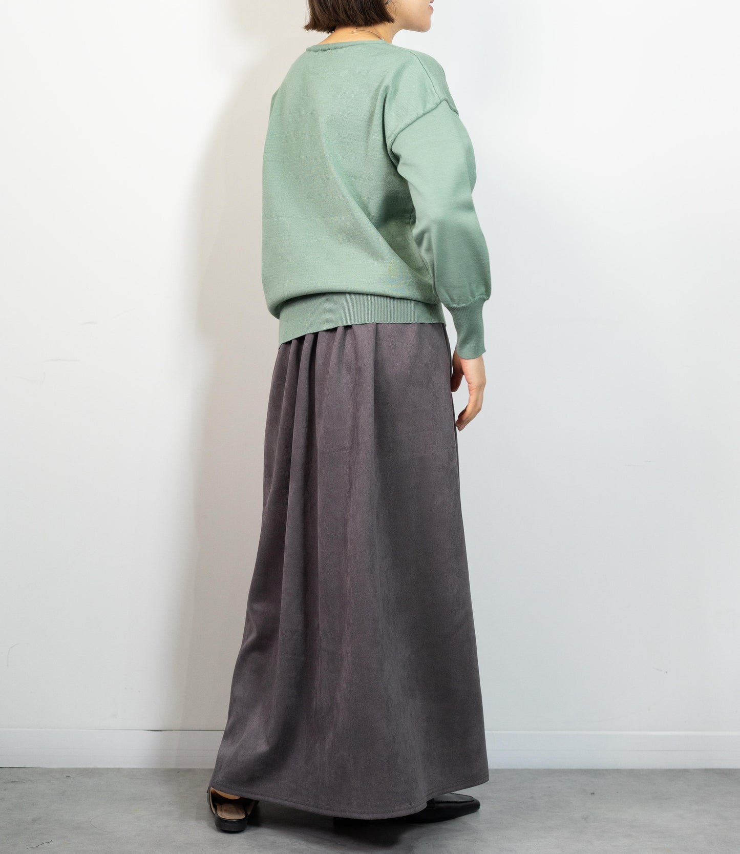 Vネックニットプルオーバー