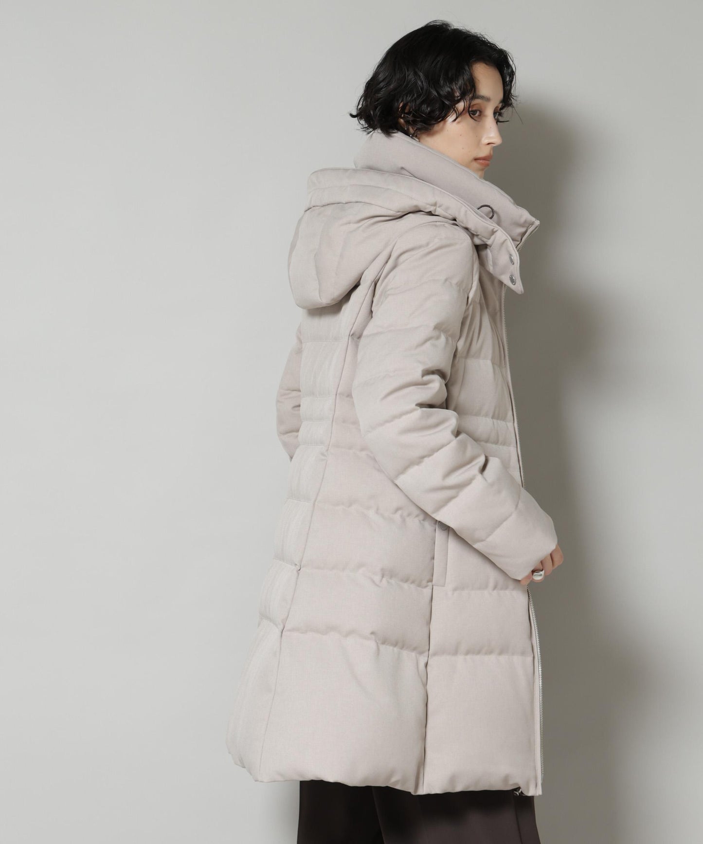 「西川ダウン(R)」サージロングダウン