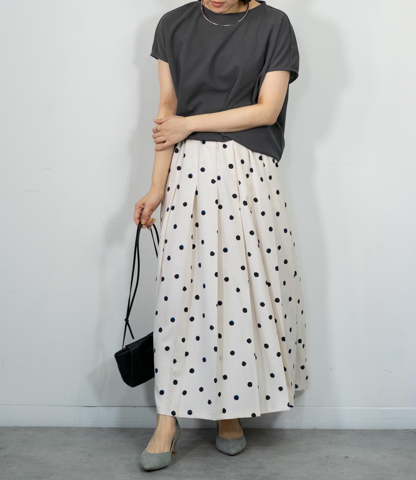 ランダムドットミモレタックスカート
