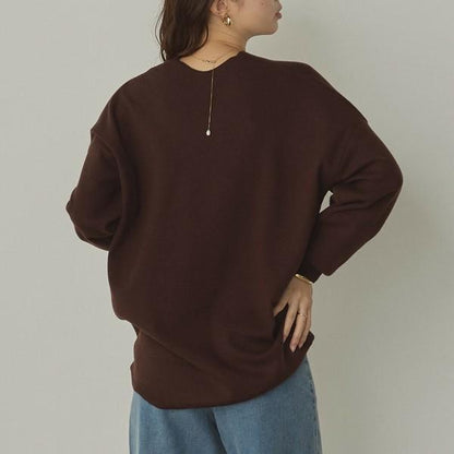 やわもちVネックニット