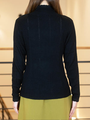 透かし柄ハイネックニット