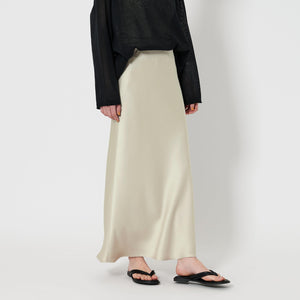ポリエステルサテン マーメイドフレアスカート
