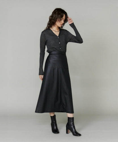 フェイクレザートラペーズスカート