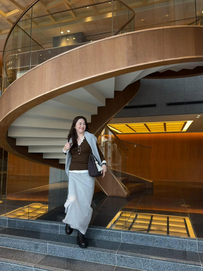 リブボタンVネックニット