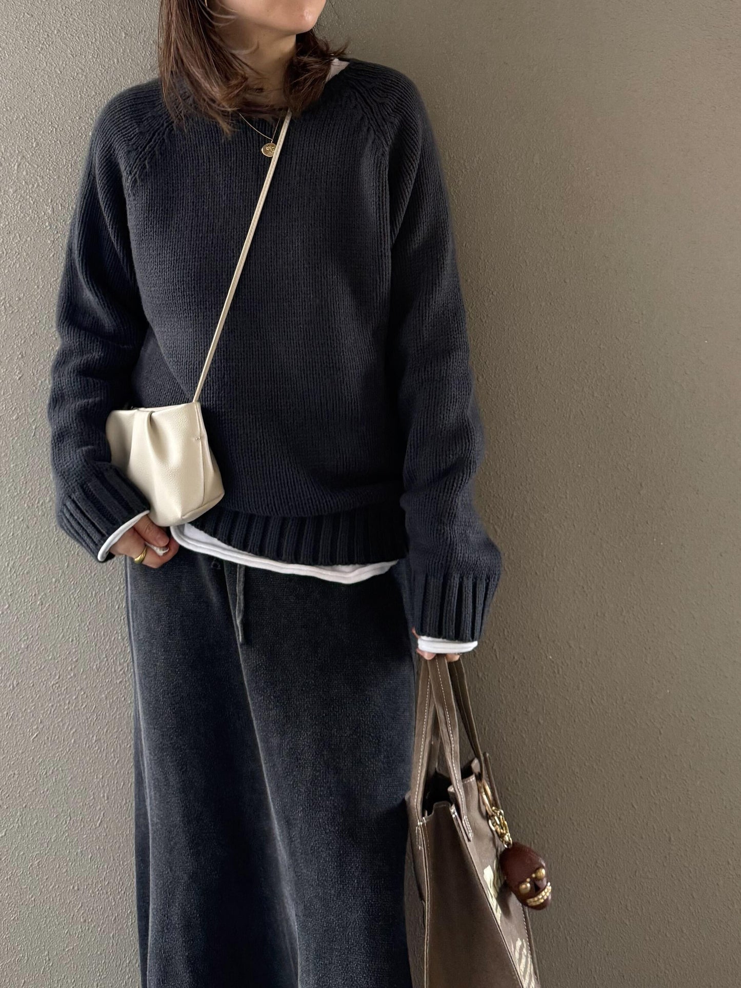 ラウンドネックニット