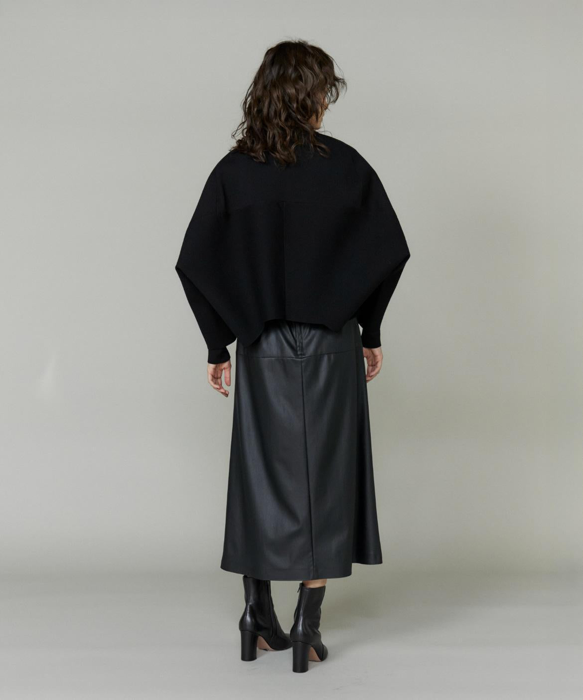 フェイクレザートラペーズスカート