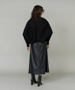 フェイクレザートラペーズスカート