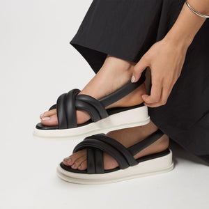 パフィー プラットサンダル