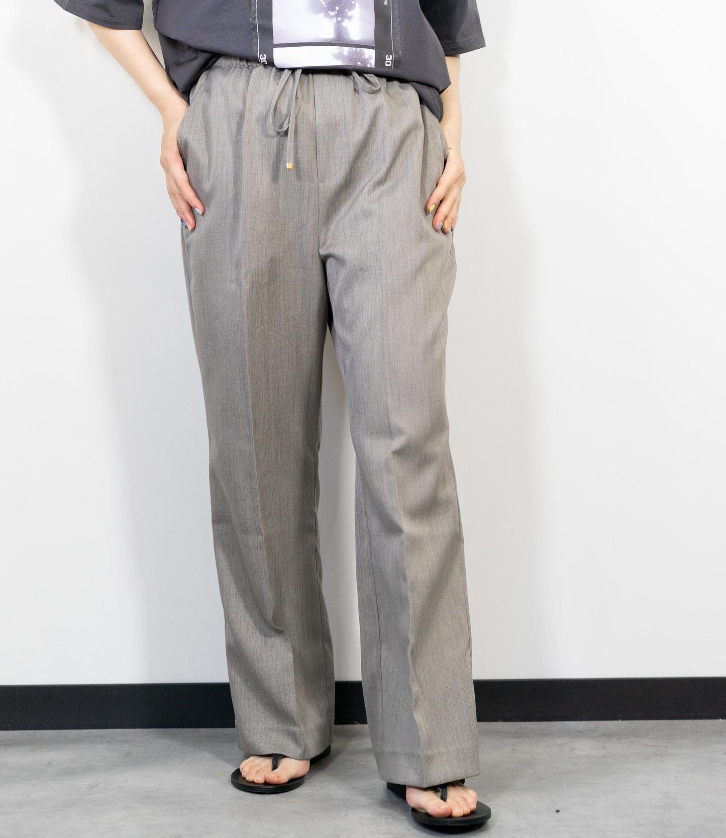 ナチュラルフレアシルエットパンツ