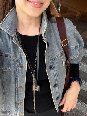 ベーシックラウンドネックニット