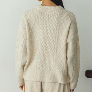 ケーブルニット