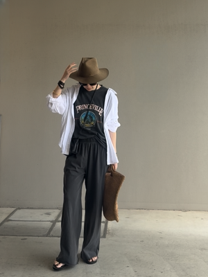 wander around pochette