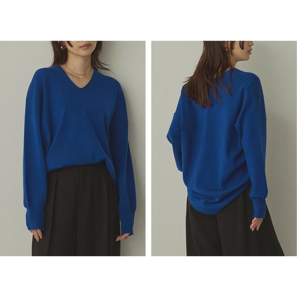 やわもちVネックニット