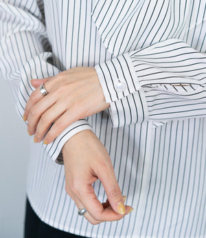 綺麗めストライプフリルタイブラウス