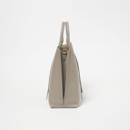 【WEB限定】2WAYタッセルハンドル A4 トートバッグ / ショルダーバッグ