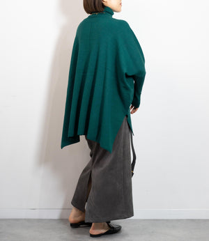 ハイネックポンチョニット