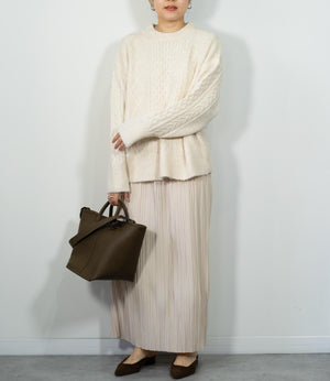 ケーブルニット