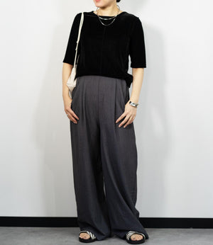 ストレッチタックストレートパンツ