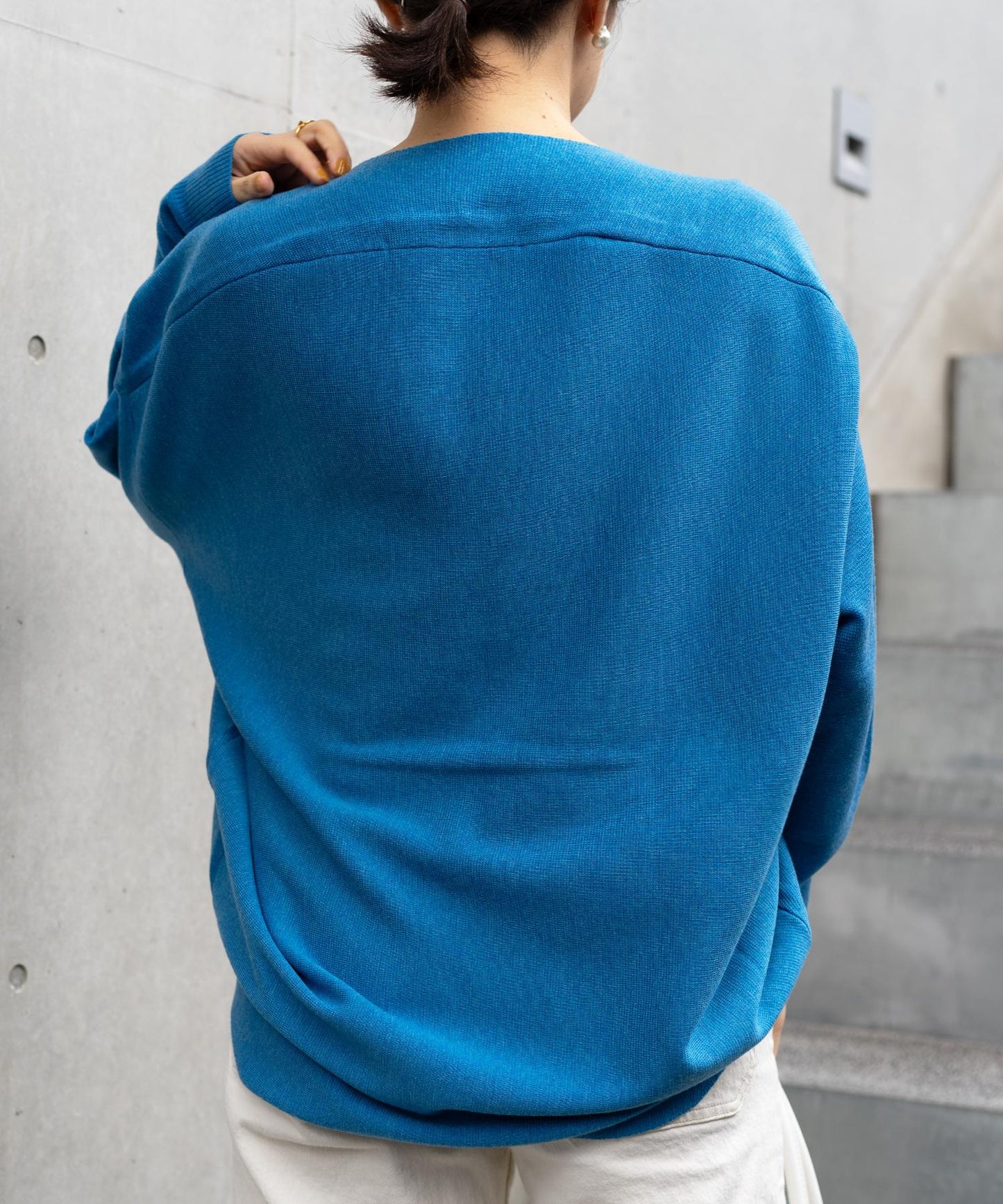 ボートネックニット