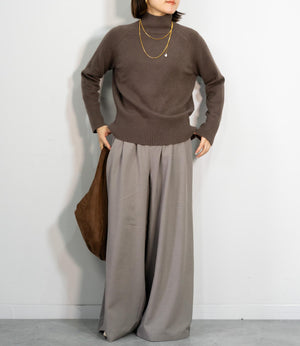 ソフトカシミアハイネックニット