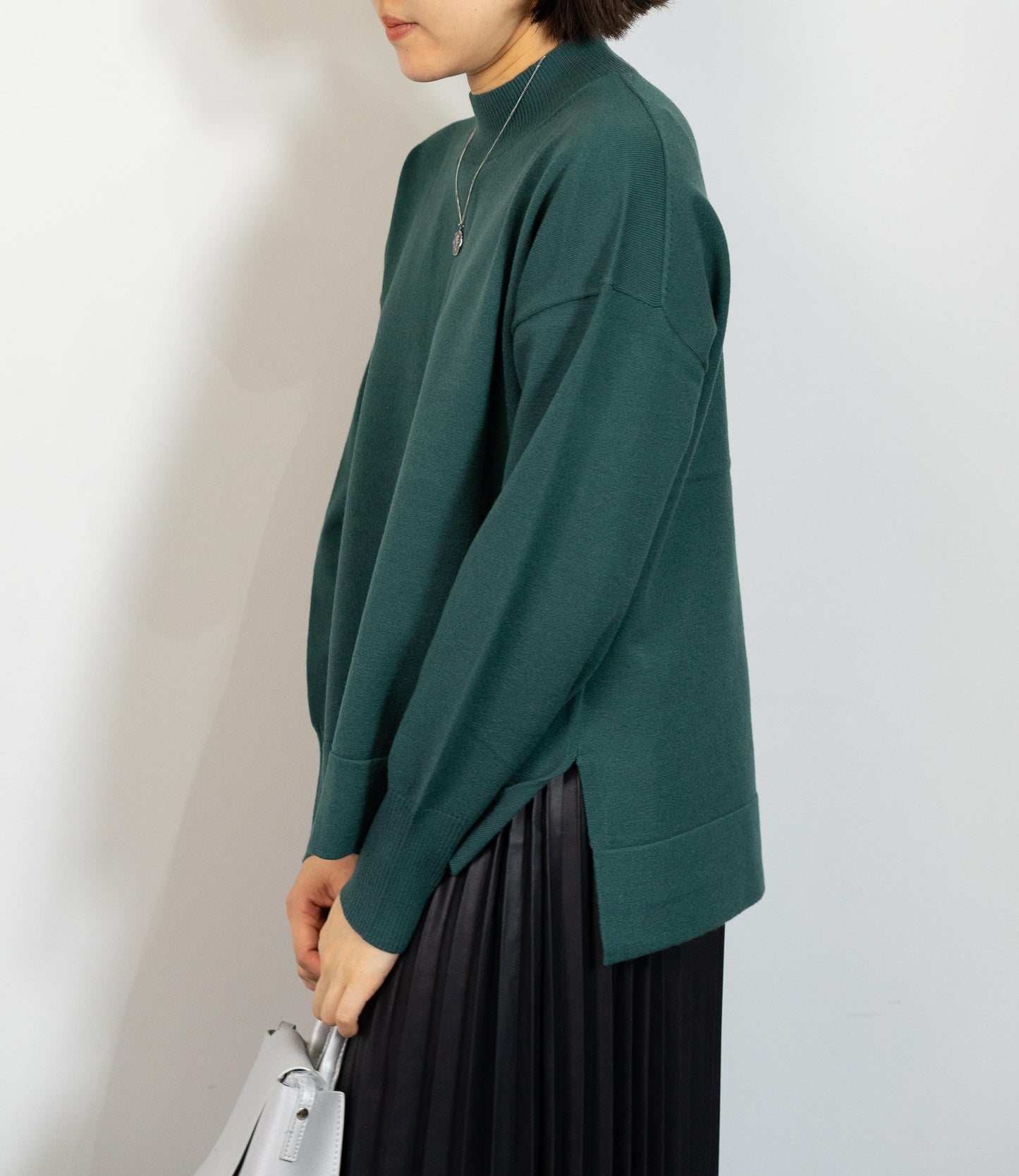 ハイネックスクエアニット