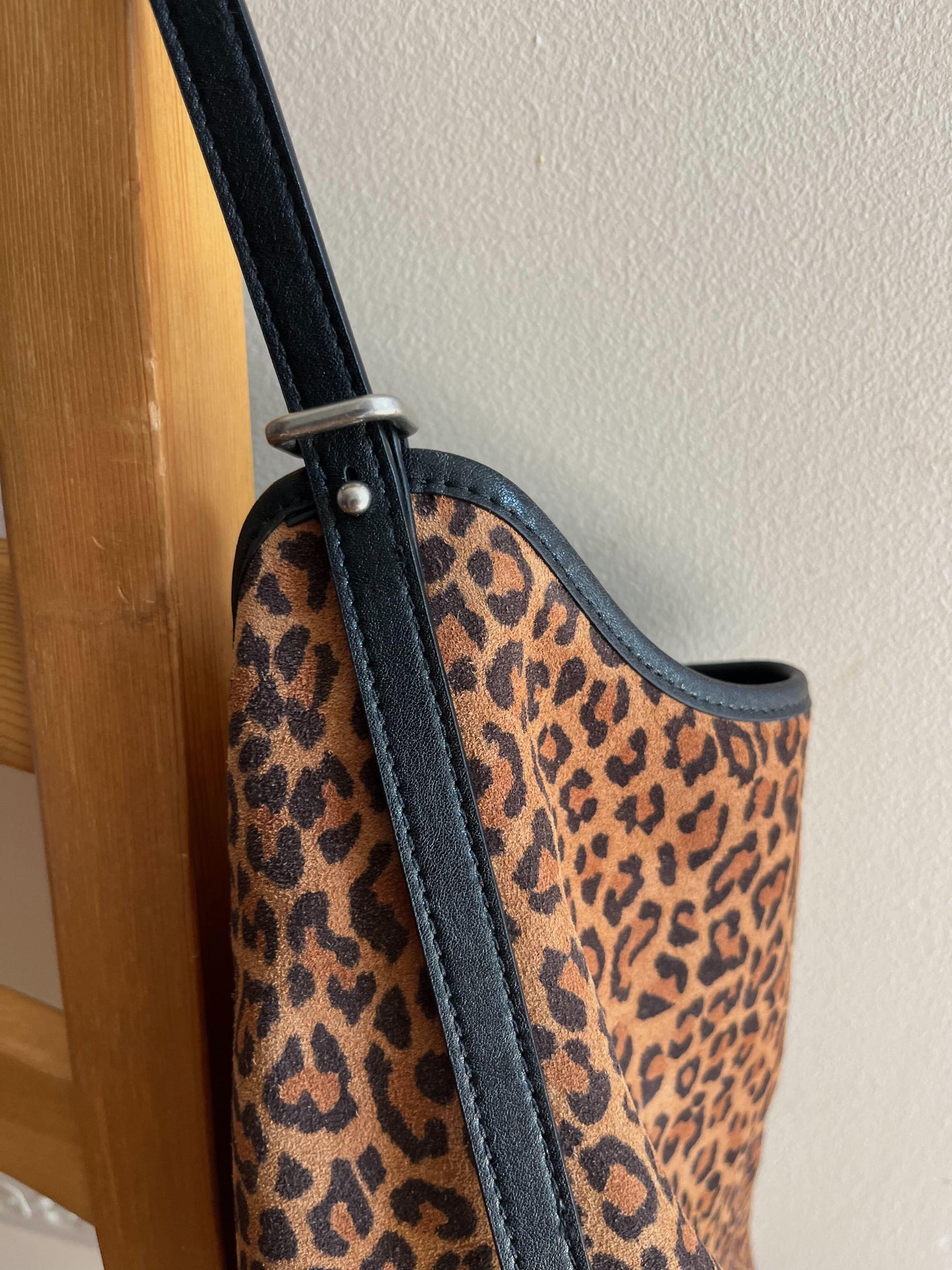 ヒョウ柄スエードバッグ