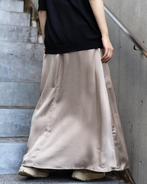 微光沢サテンナロースカート