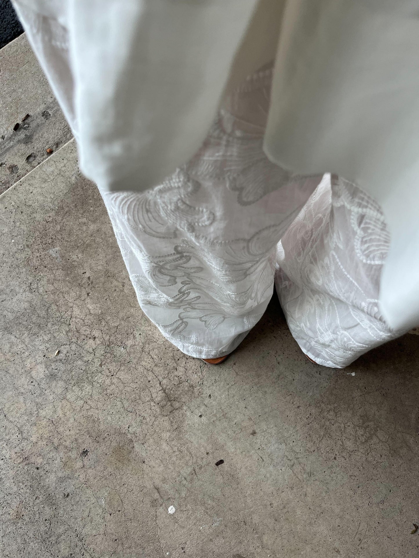 花刺繍コットンパンツ