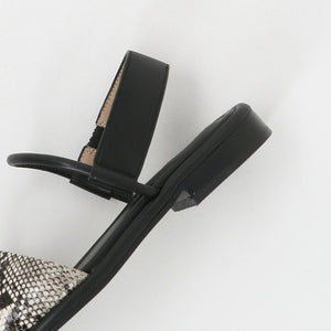 コンビ バックストラップ サンダル