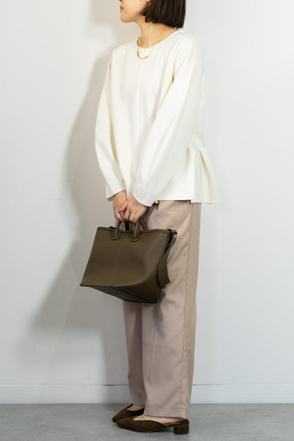 ウエストカーブカットソーブラウス