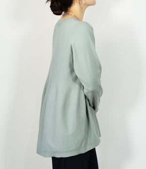 ペプラムシルエットニットプルオーバー