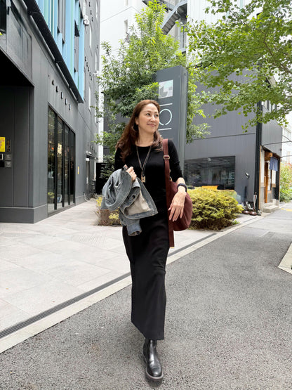 ベーシックラウンドネックニット