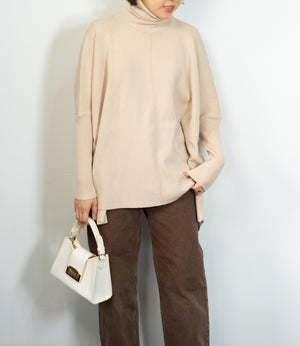 ハイネックポンチョニット