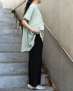 バックティアードバンドカラー半袖ブラウス