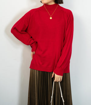 モックネックラグランニット