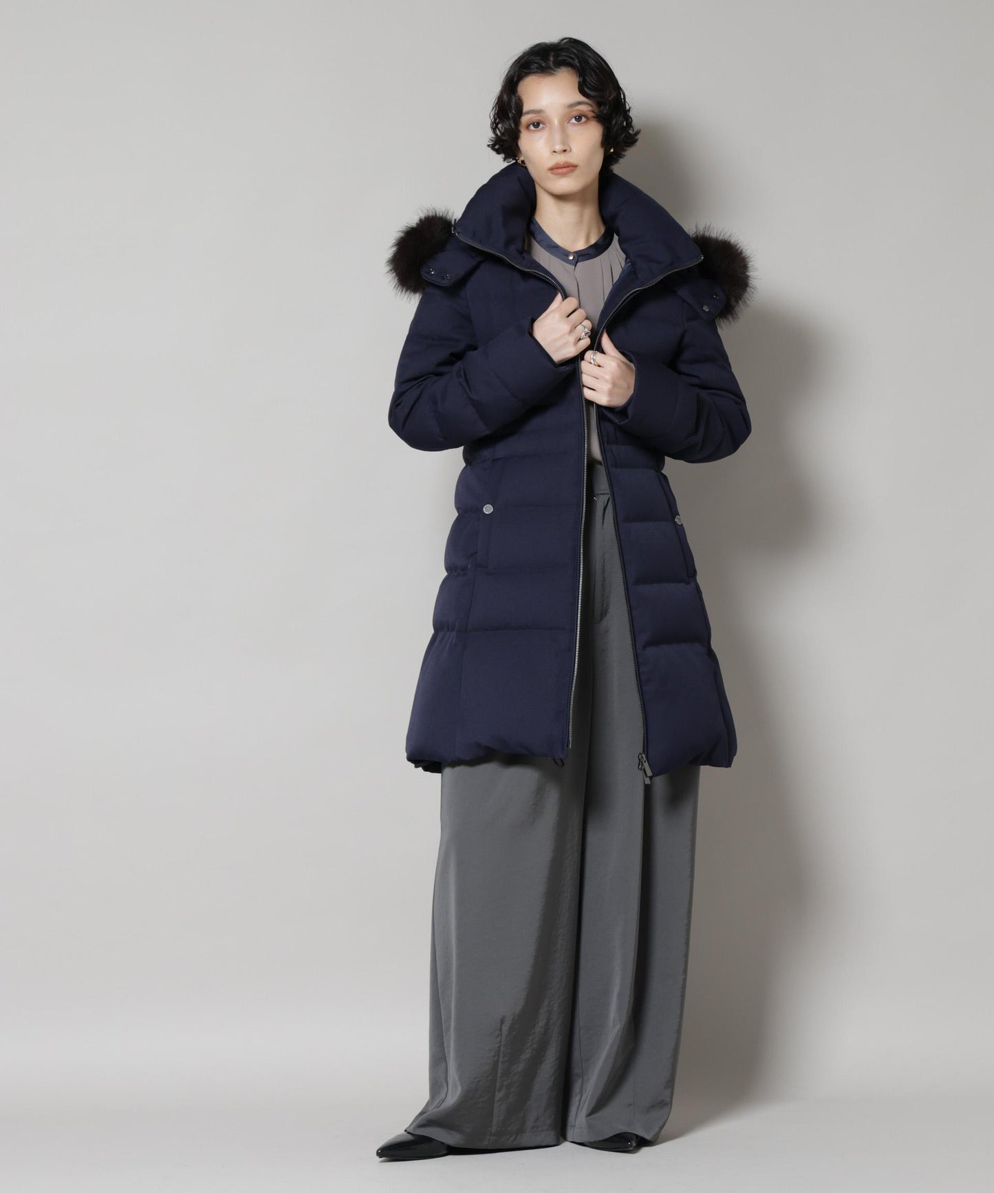 「西川ダウン(R)」サージロングダウン