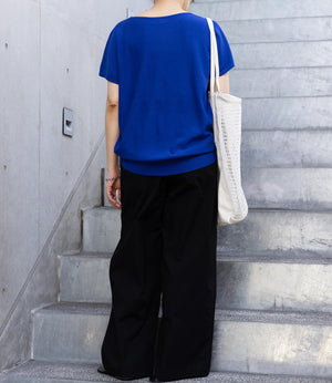 コクーンシルエットVネックニット