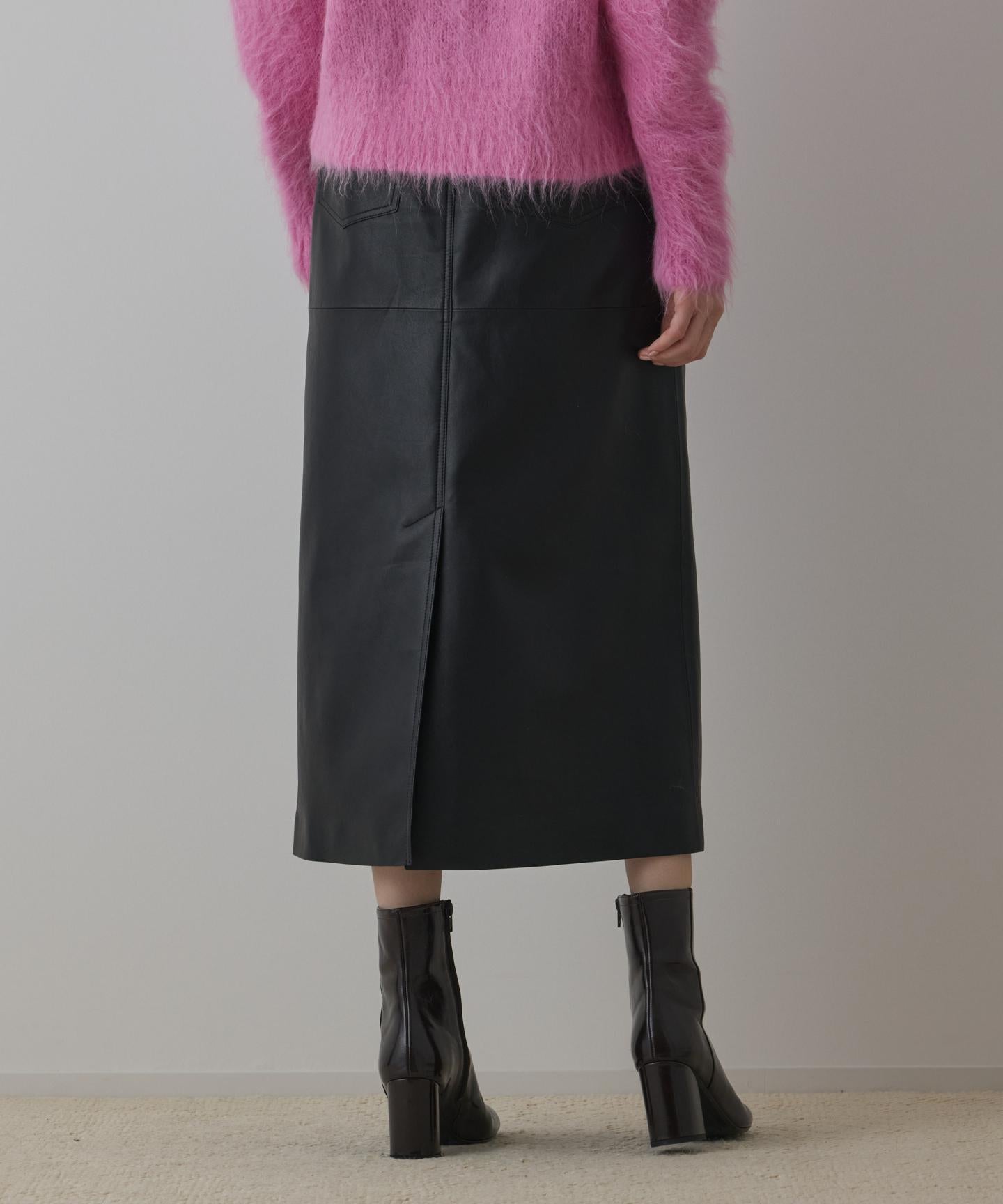 フェイクレザータイトスカート