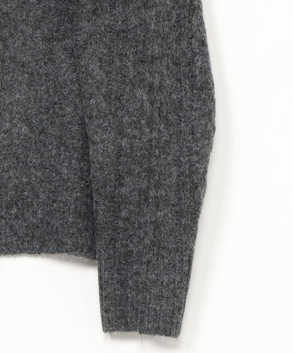 ケーブルニット