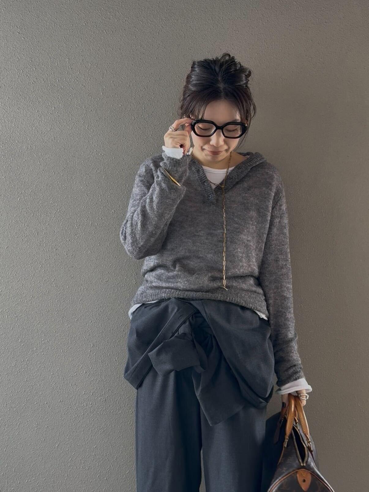 アンゴラルーズフィットフーディ