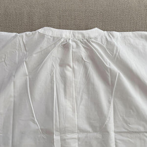 スタンドカラーコクーンワンピース