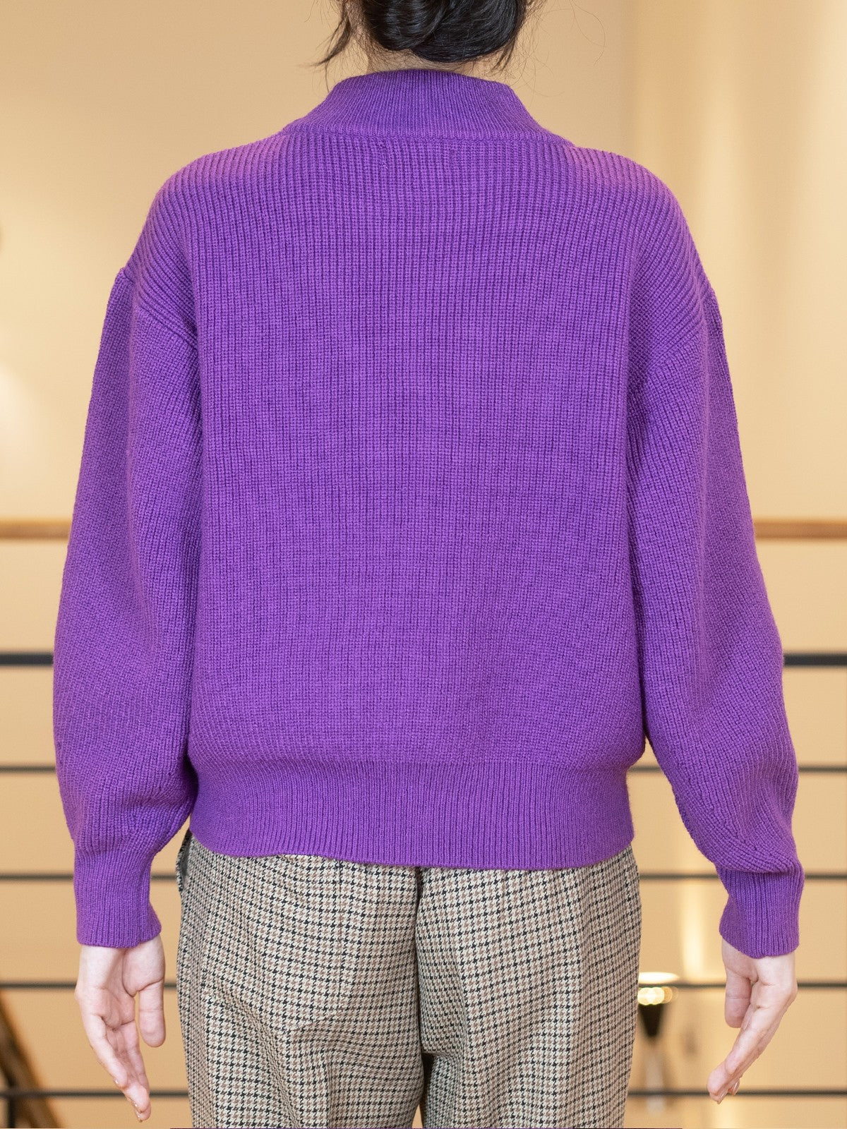 ハイネックボリュームスリーブニット