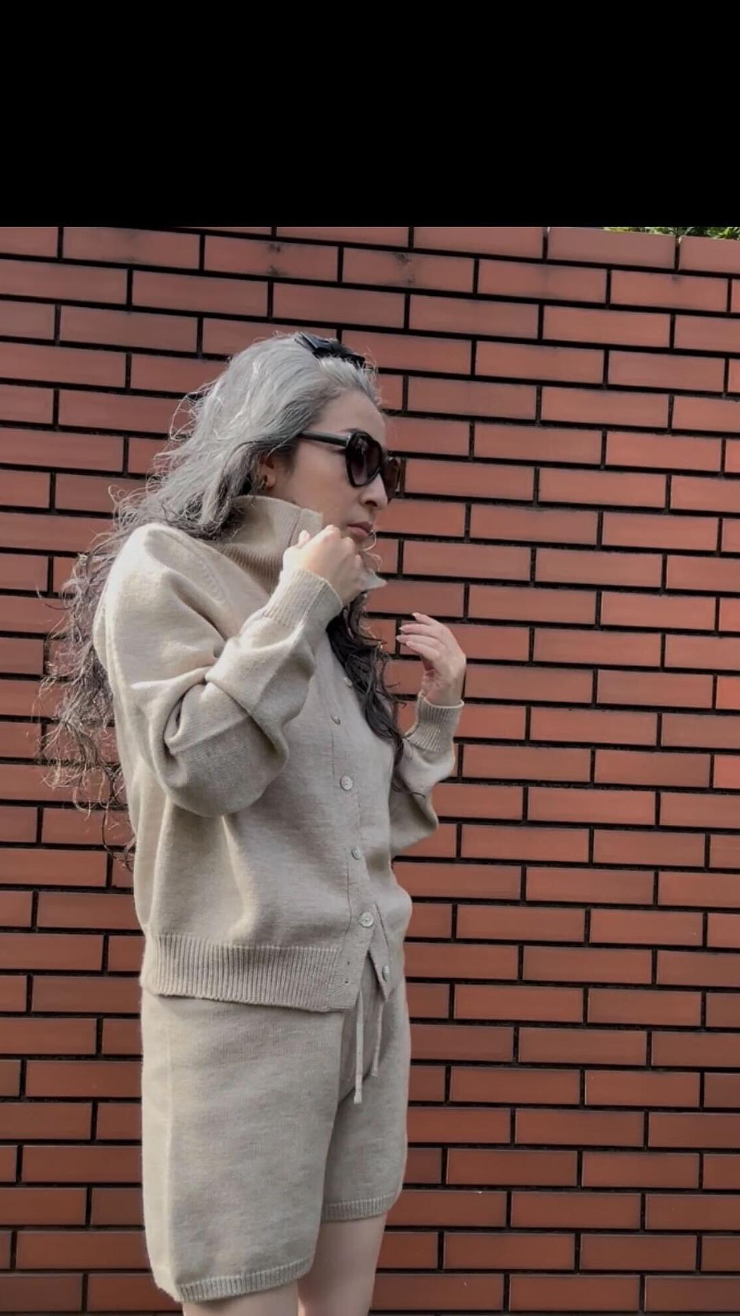 ハイネックショートパンツニットアップ