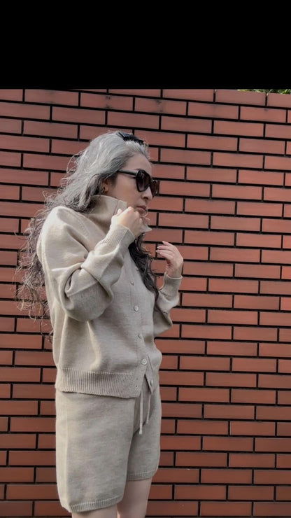 ハイネックショートパンツニットアップ