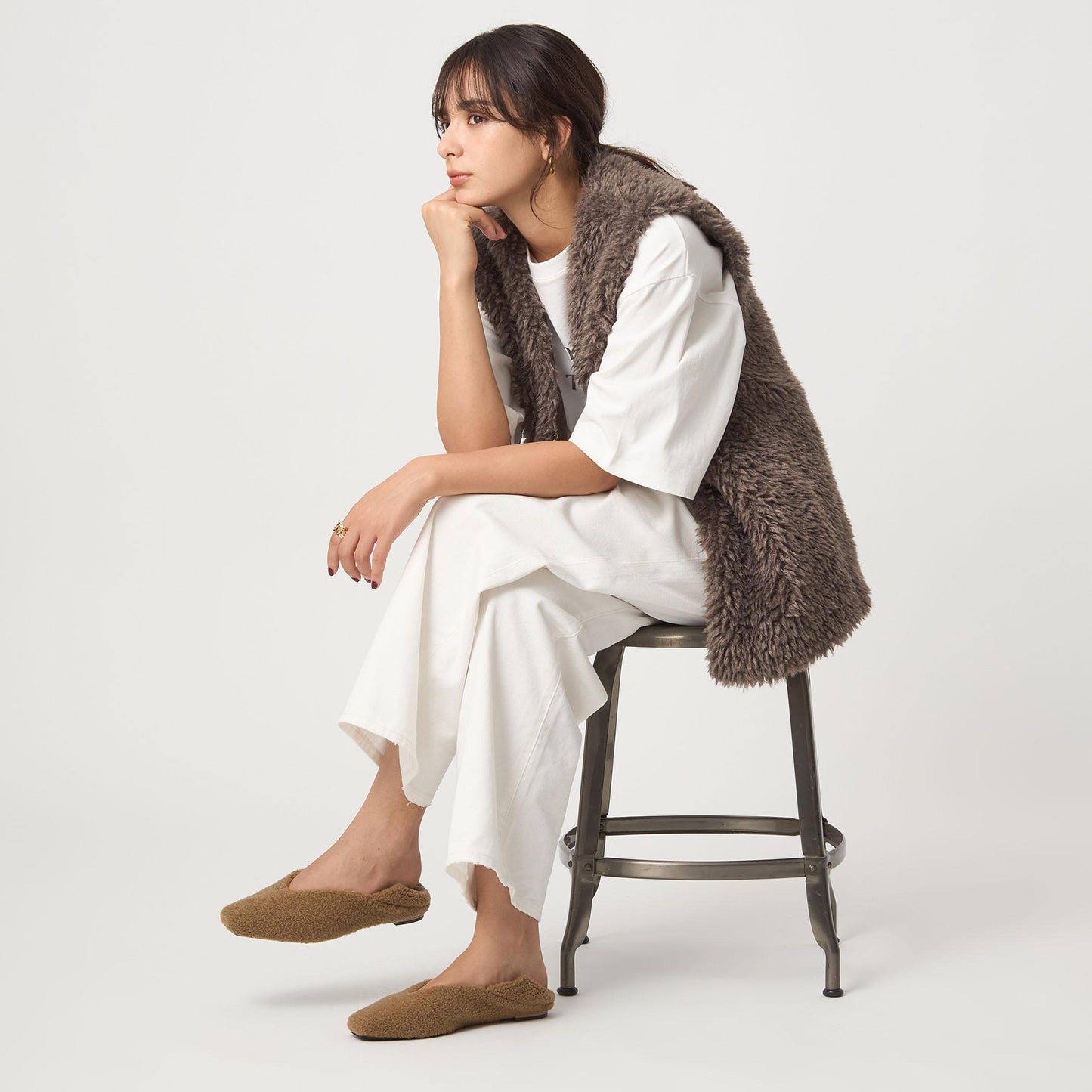 スクエア 2WAY フラットシューズ（ベージュ）