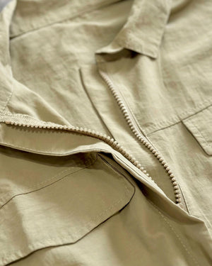 ナイロンジャンプスーツ